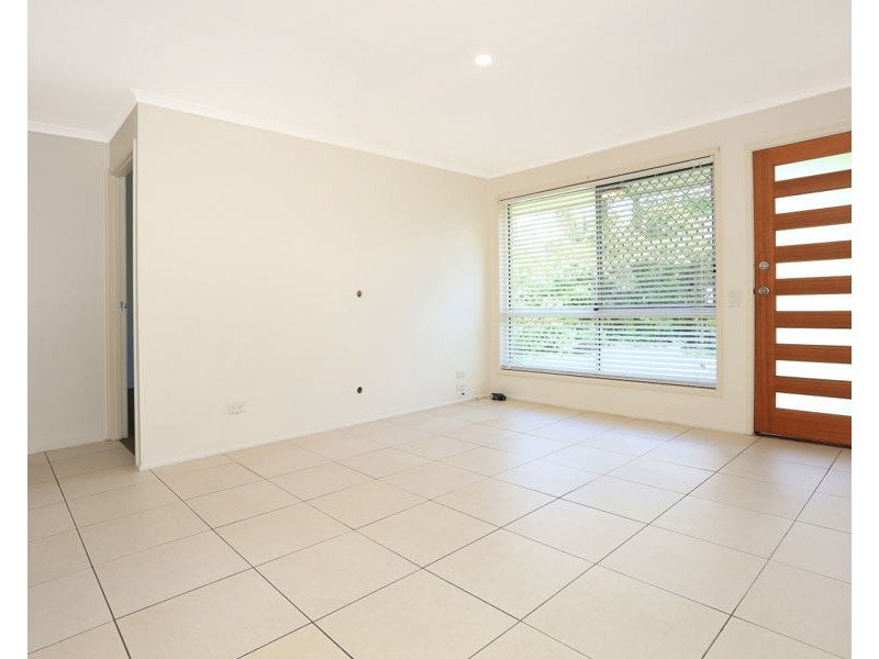 1/10 Cassandra Crescent, Labrador QLD 4215