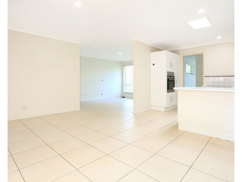 1/10 Cassandra Crescent, Labrador QLD 4215