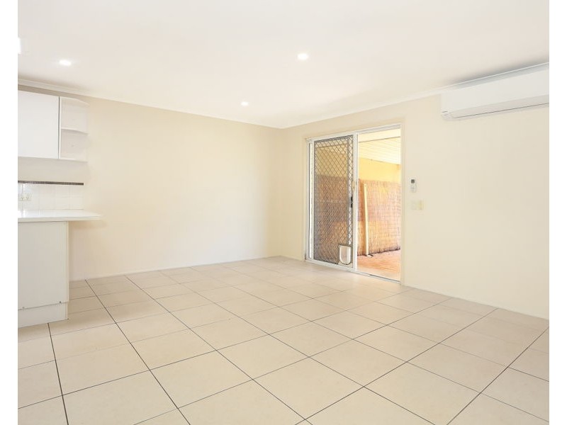 1/10 Cassandra Crescent, Labrador QLD 4215