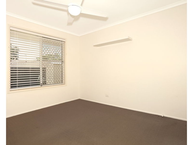 1/10 Cassandra Crescent, Labrador QLD 4215