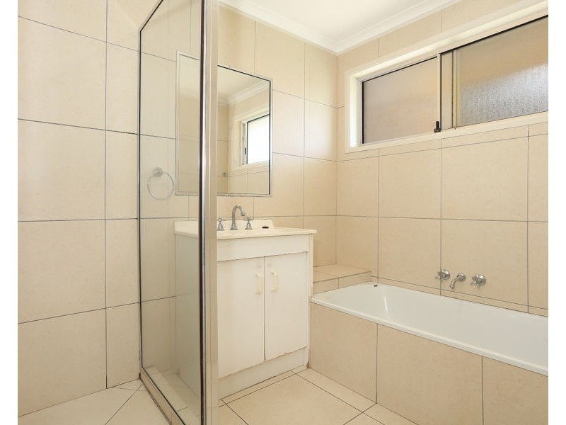 1/10 Cassandra Crescent, Labrador QLD 4215