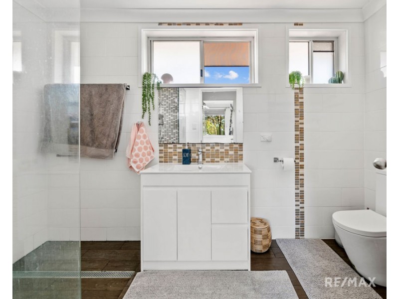 8/13-17 Brown Street, Labrador QLD 4215