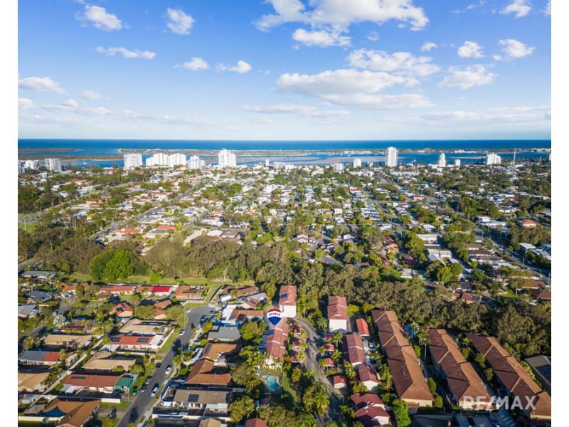 8/13-17 Brown Street, Labrador QLD 4215