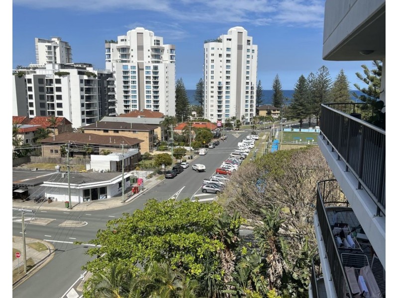 21/22 Armrick Avenue, Broadbeach QLD 4218