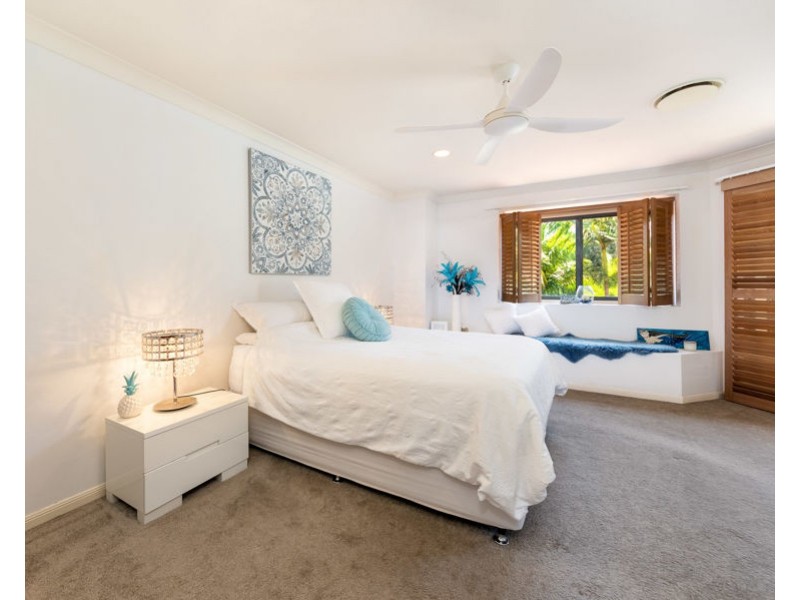 129/125 Santa Cruz Blvd, Clear Island Waters QLD 4226