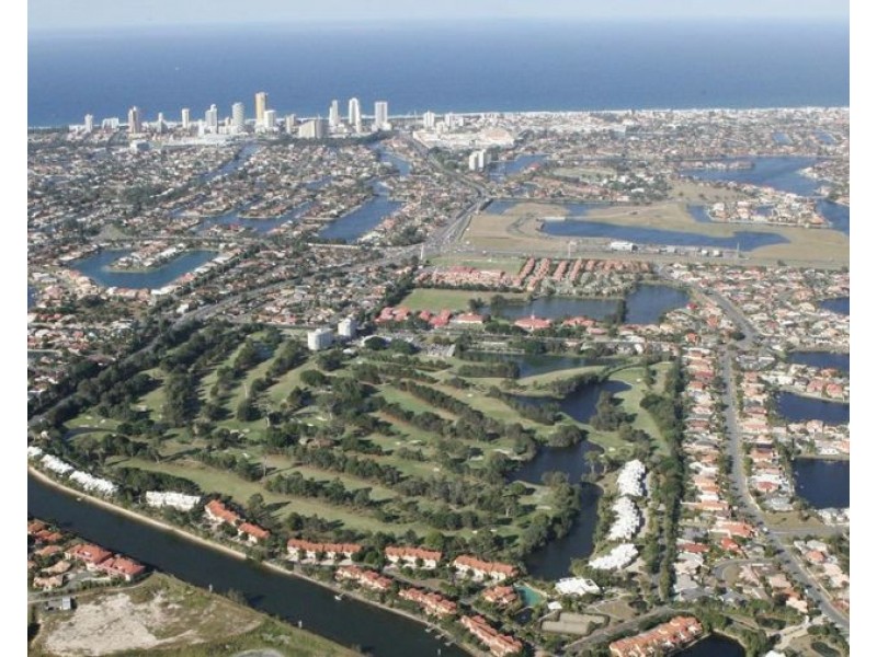 129/125 Santa Cruz Blvd, Clear Island Waters QLD 4226