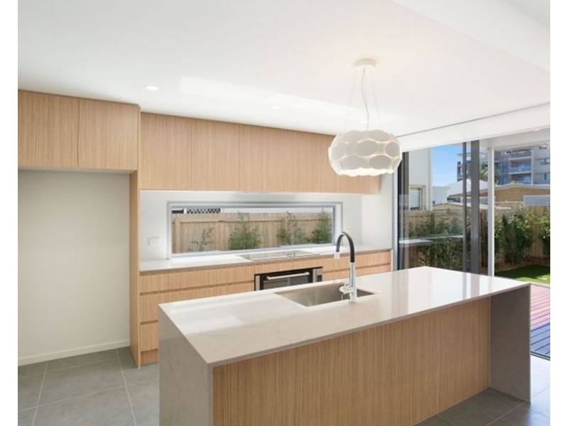 15B Evandale Crescent, Miami QLD 4220