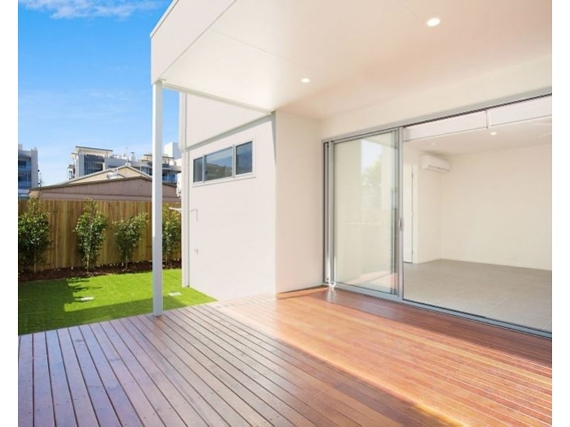 15B Evandale Crescent, Miami QLD 4220