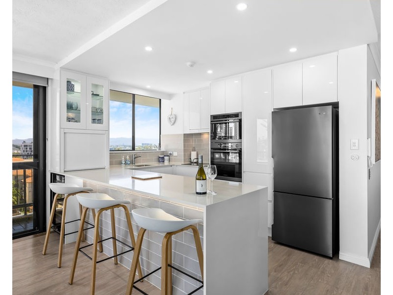 22/22 Armrick Avenue, Broadbeach QLD 4218