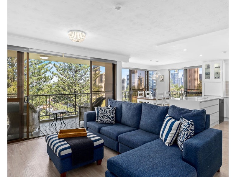 22/22 Armrick Avenue, Broadbeach QLD 4218