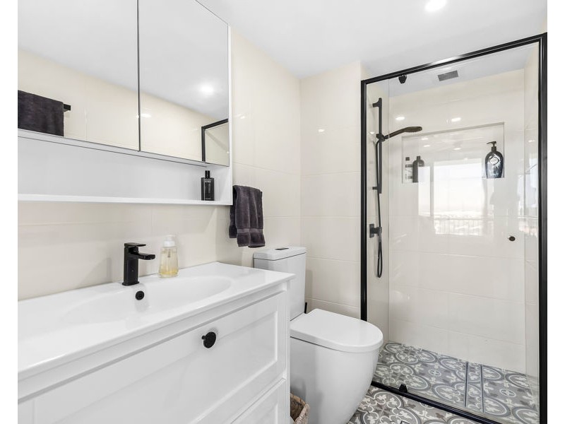 22/22 Armrick Avenue, Broadbeach QLD 4218