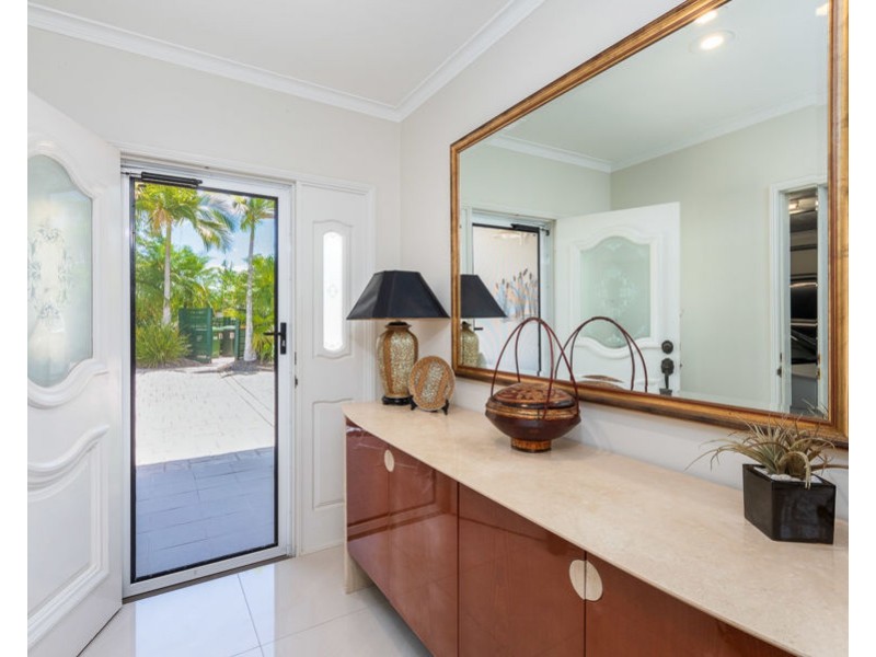 54/125 Santa Cruz Boulevard, Clear Island Waters QLD 4226