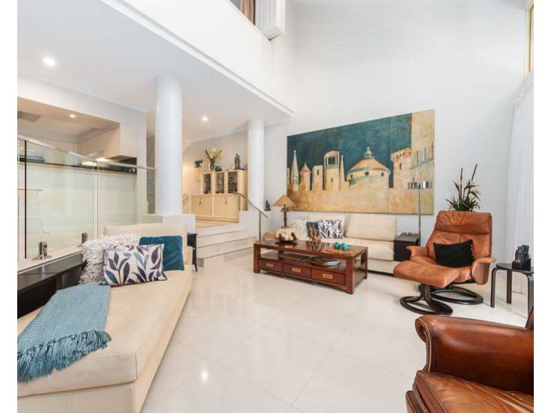 54/125 Santa Cruz Boulevard, Clear Island Waters QLD 4226