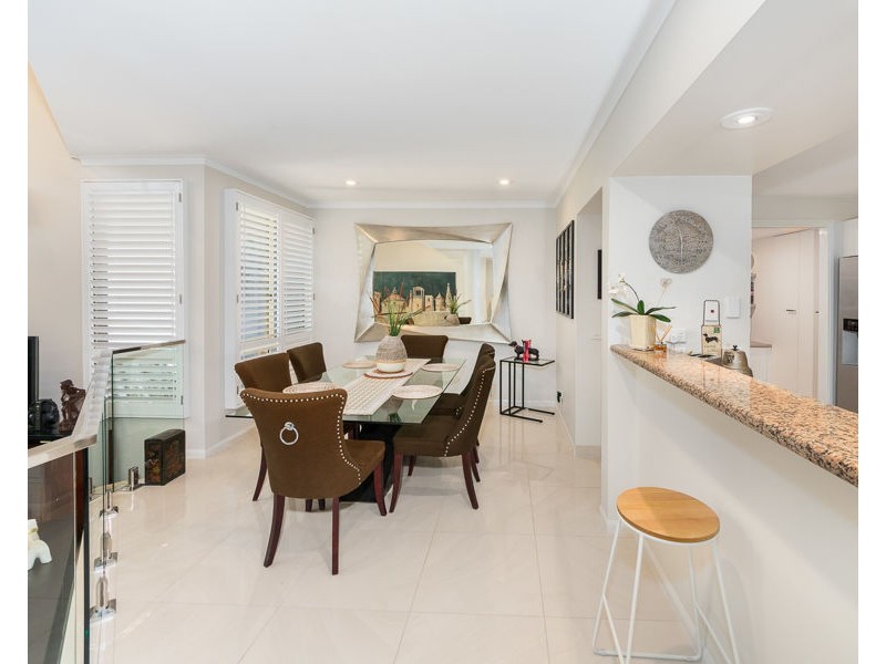 54/125 Santa Cruz Boulevard, Clear Island Waters QLD 4226