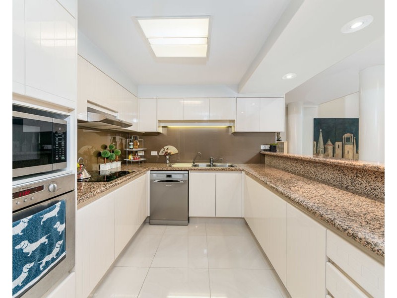 54/125 Santa Cruz Boulevard, Clear Island Waters QLD 4226