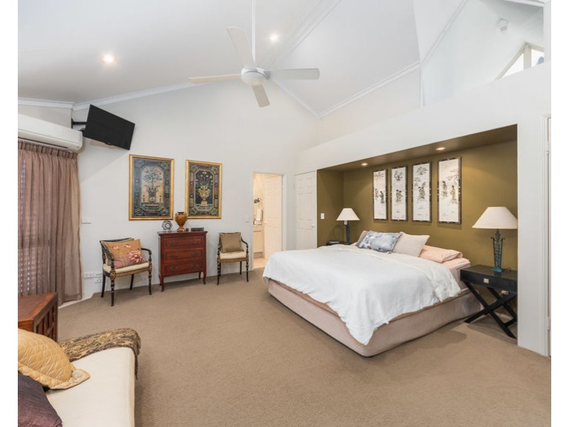 54/125 Santa Cruz Boulevard, Clear Island Waters QLD 4226