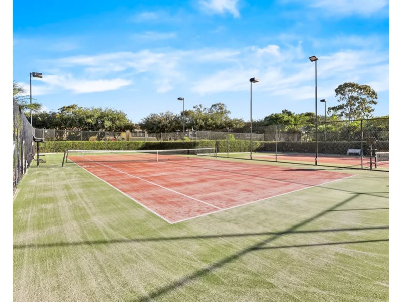 54/125 Santa Cruz Boulevard, Clear Island Waters QLD 4226