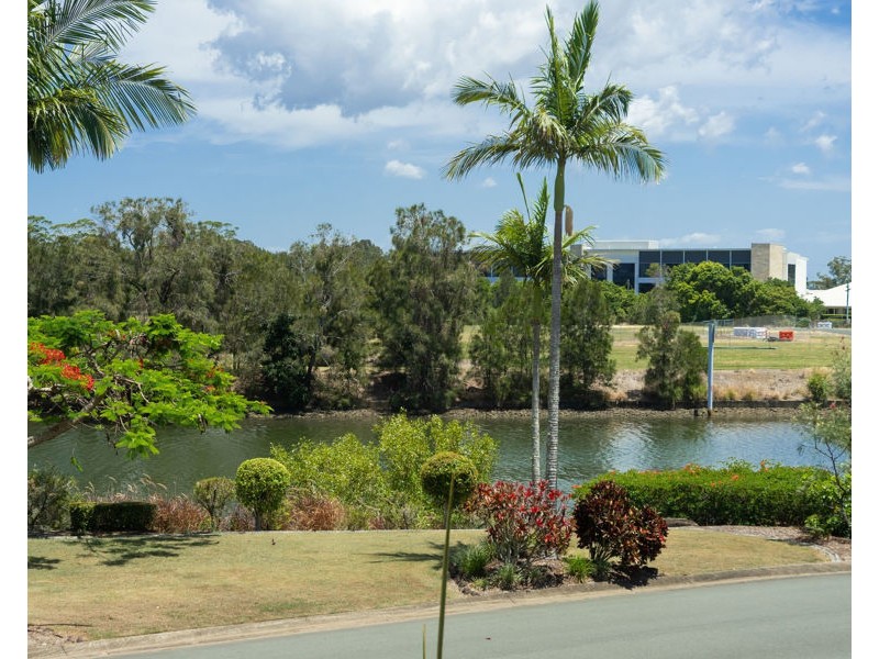 54/125 Santa Cruz Boulevard, Clear Island Waters QLD 4226