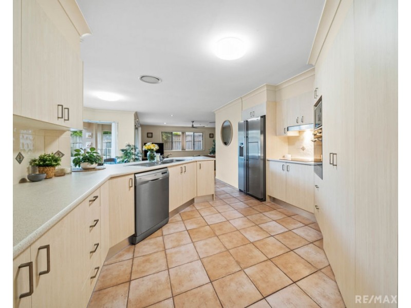 14 Gumleaf Drive, Molendinar QLD 4214