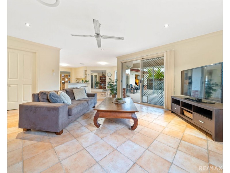 14 Gumleaf Drive, Molendinar QLD 4214