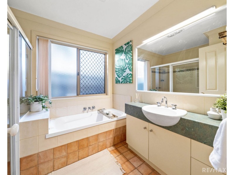 14 Gumleaf Drive, Molendinar QLD 4214