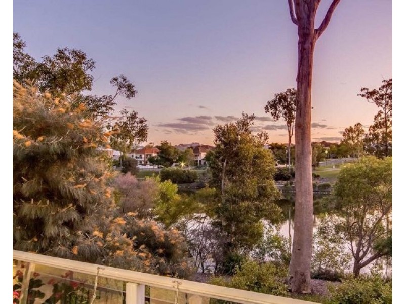 2/7 Saleya Drive, Varsity Lakes QLD 4227