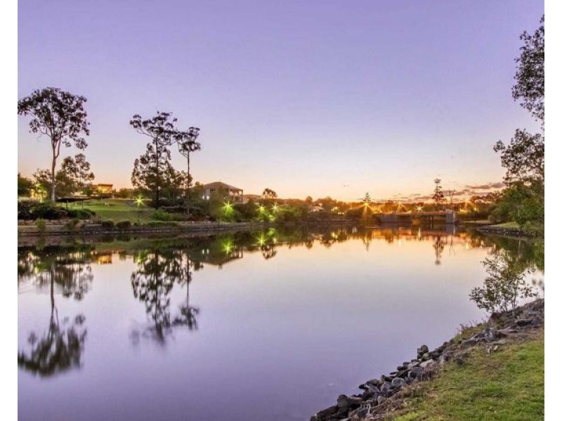 2/7 Saleya Drive, Varsity Lakes QLD 4227