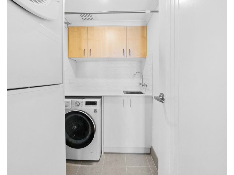 17/2916 Gold Coast Highway, Surfers Paradise QLD 4217