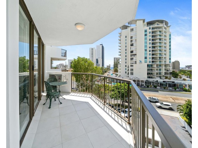17/2916 Gold Coast Highway, Surfers Paradise QLD 4217