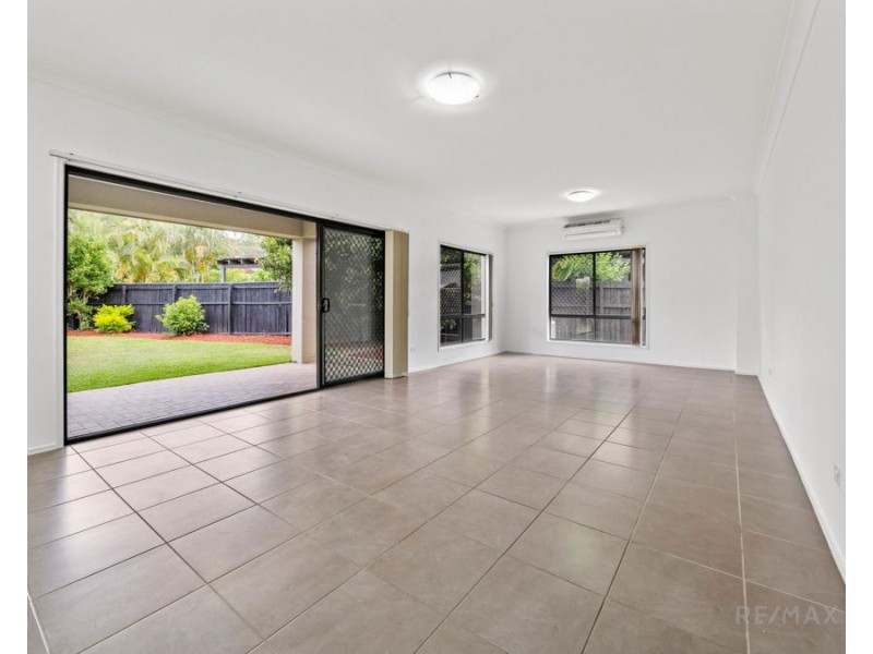 12 Rimu Place, Molendinar QLD 4214