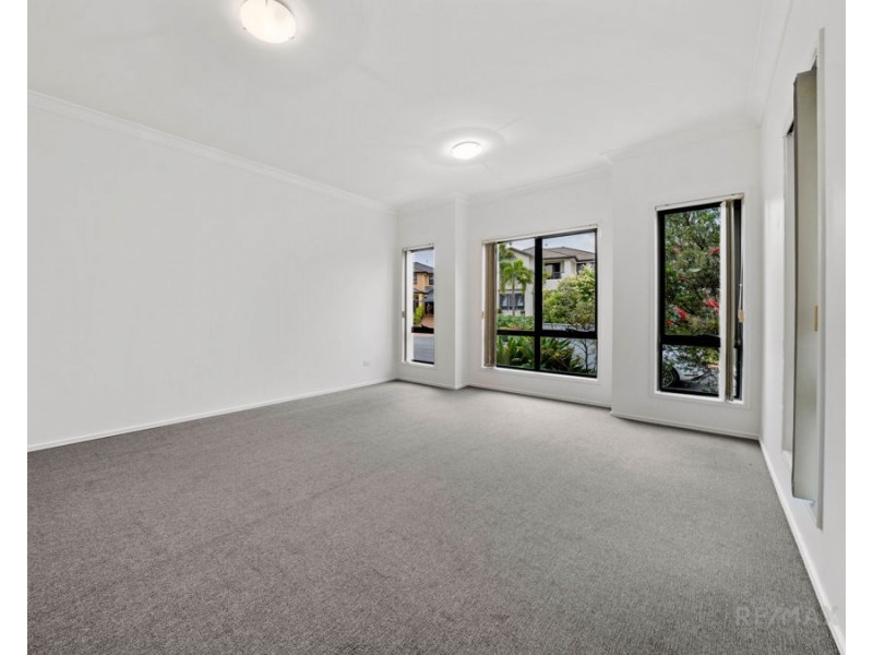 12 Rimu Place, Molendinar QLD 4214