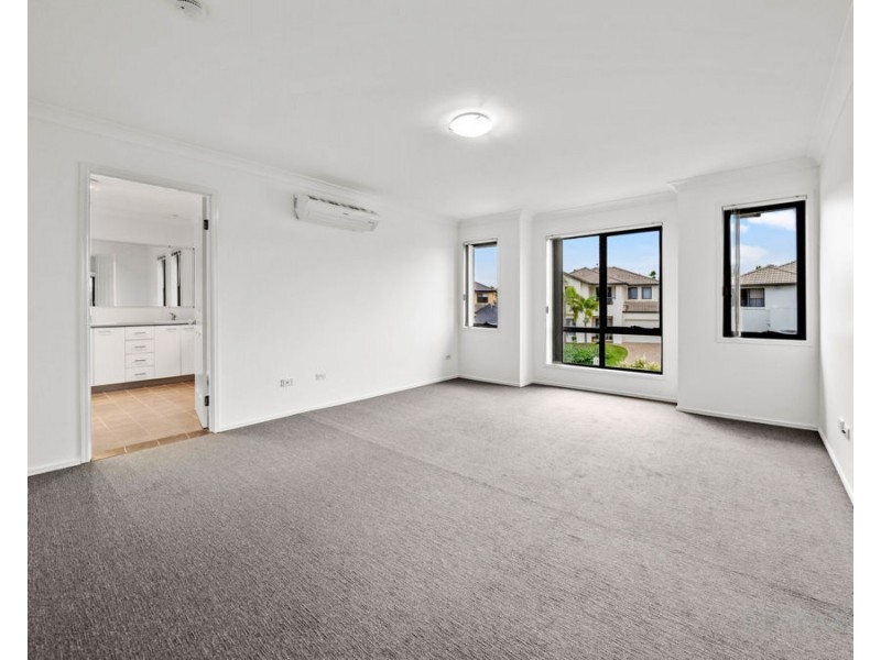 12 Rimu Place, Molendinar QLD 4214