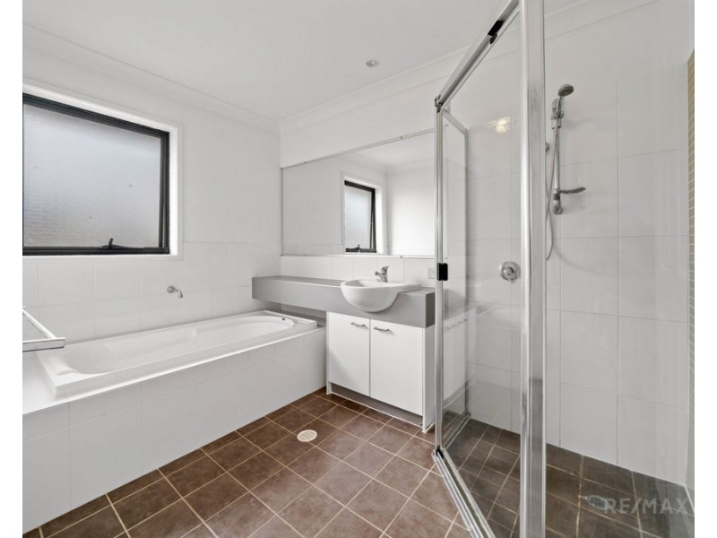 12 Rimu Place, Molendinar QLD 4214