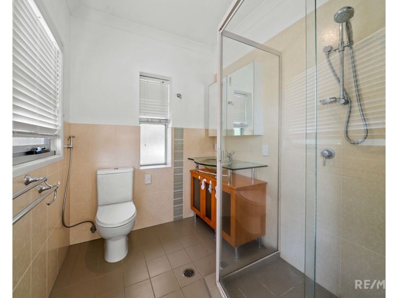 53 Benowa Road, Southport QLD 4215