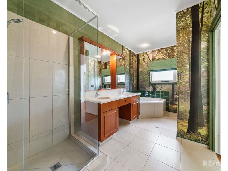 53 Benowa Road, Southport QLD 4215