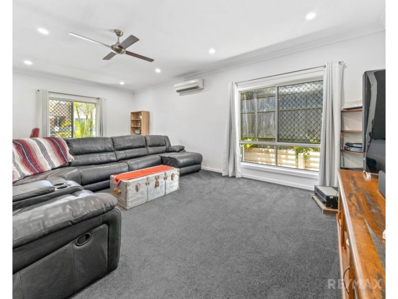 35 Highcrest Circuit, Molendinar QLD 4214