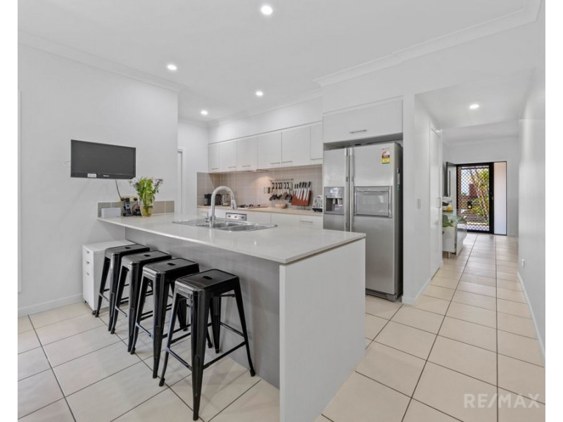 35 Highcrest Circuit, Molendinar QLD 4214