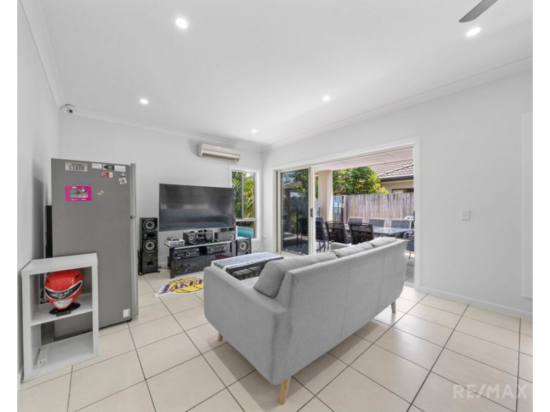 35 Highcrest Circuit, Molendinar QLD 4214