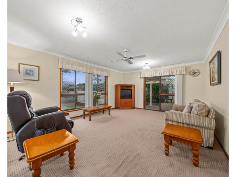 4 Himalaya Street, Mermaid Waters QLD 4218