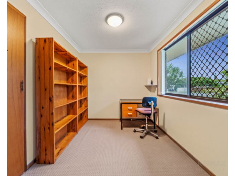 4 Himalaya Street, Mermaid Waters QLD 4218