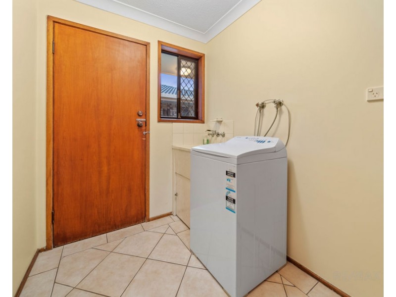 4 Himalaya Street, Mermaid Waters QLD 4218