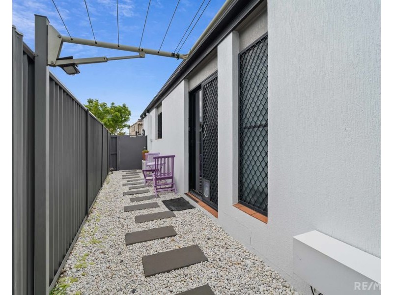 22 Notre Dame Court, Varsity Lakes QLD 4227