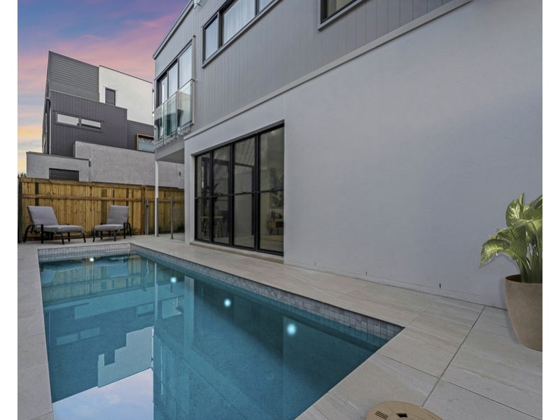 237B Golden Four Drive, Bilinga QLD 4225