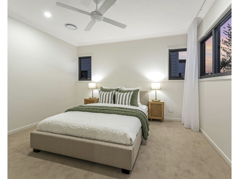 237B Golden Four Drive, Bilinga QLD 4225