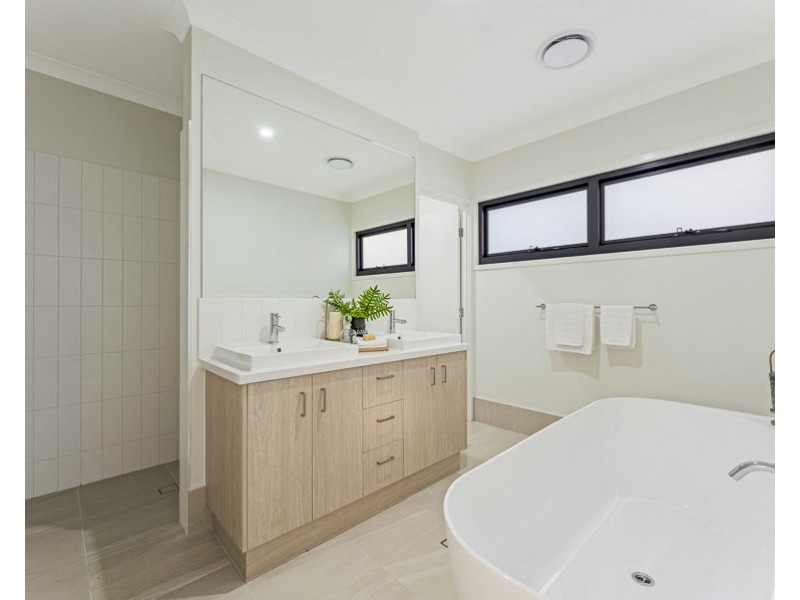 237B Golden Four Drive, Bilinga QLD 4225