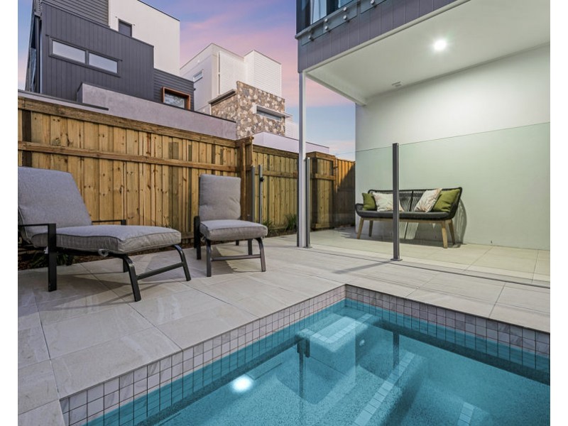 237B Golden Four Drive, Bilinga QLD 4225