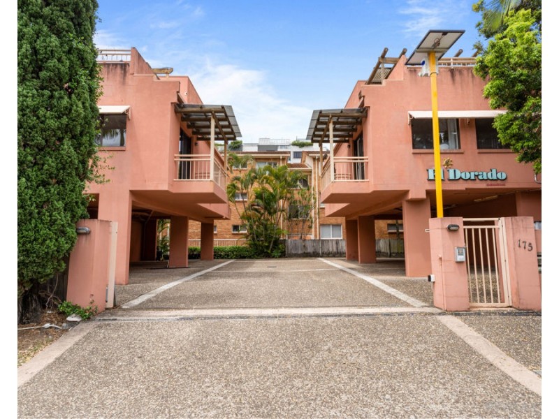 1/175 Surf Parade, Broadbeach QLD 4218