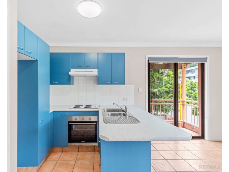 1/175 Surf Parade, Broadbeach QLD 4218