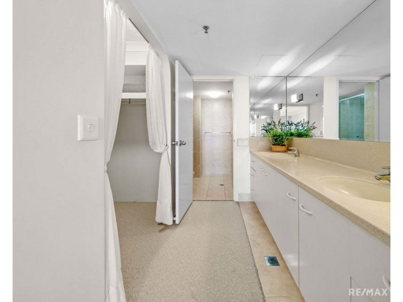 78/17 Bayview Street, Runaway Bay QLD 4216