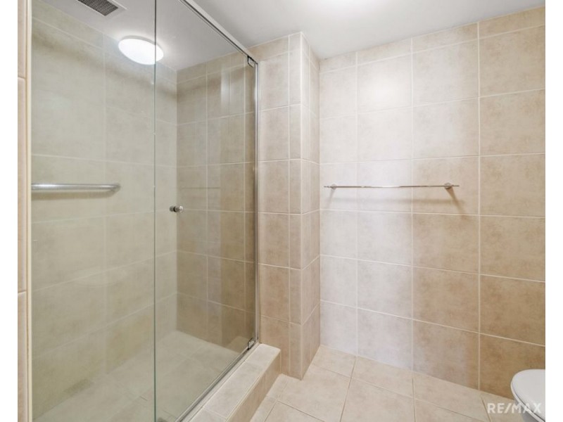 78/17 Bayview Street, Runaway Bay QLD 4216